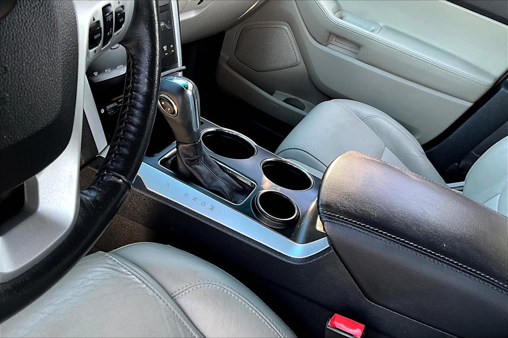 Thumbnail: 2013 Ford Explorer - 14