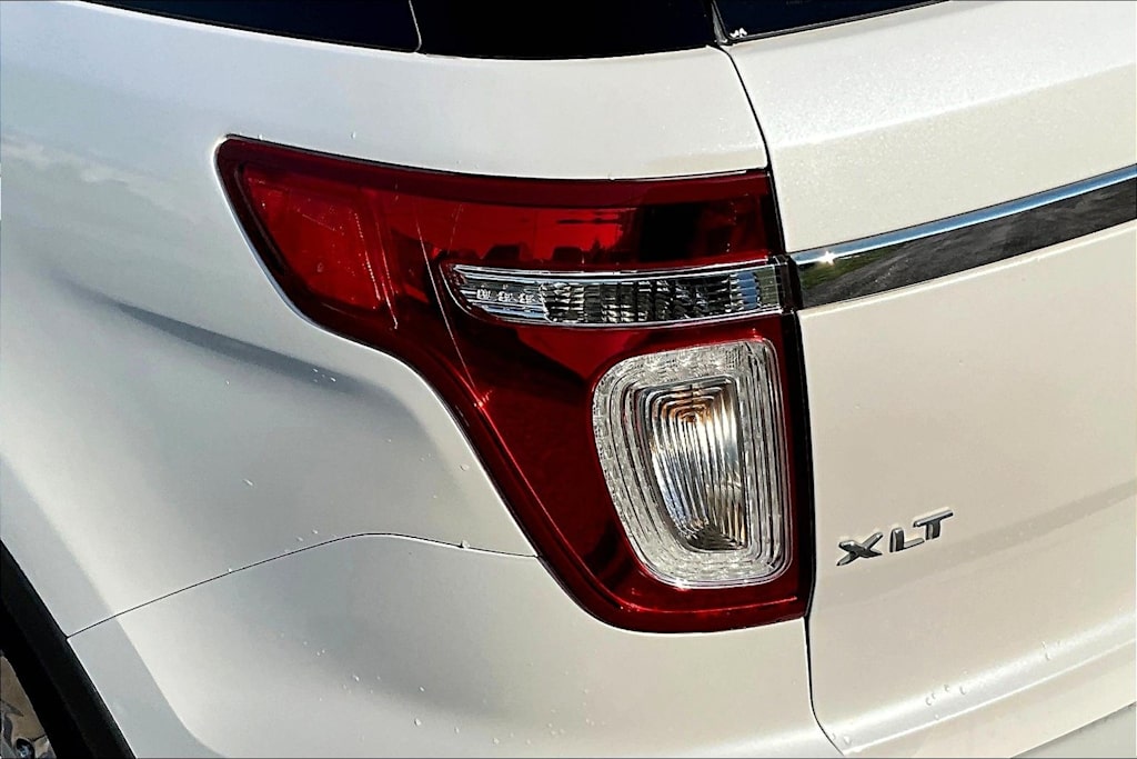 Thumbnail: 2013 Ford Explorer - 32