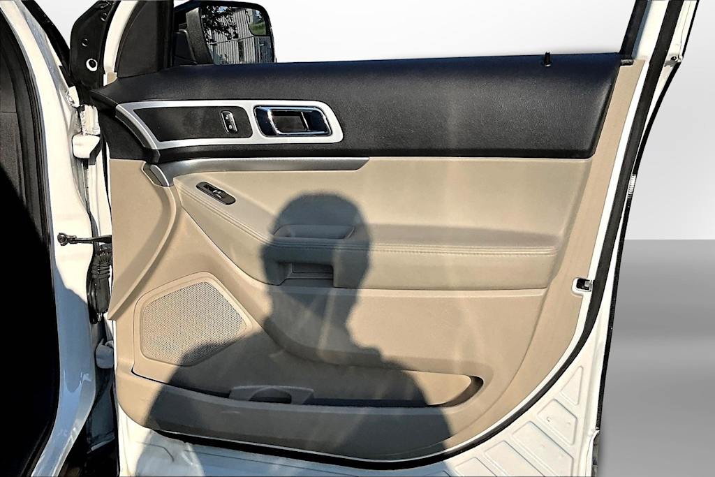 Thumbnail: 2013 Ford Explorer - 22