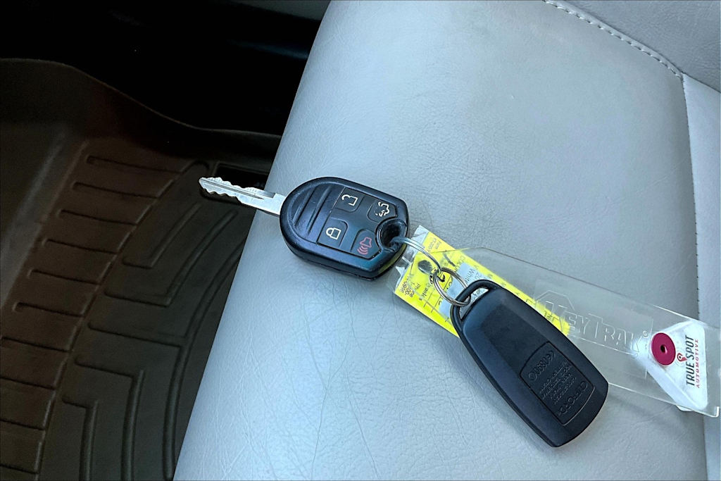 Thumbnail: 2013 Ford Explorer - 16