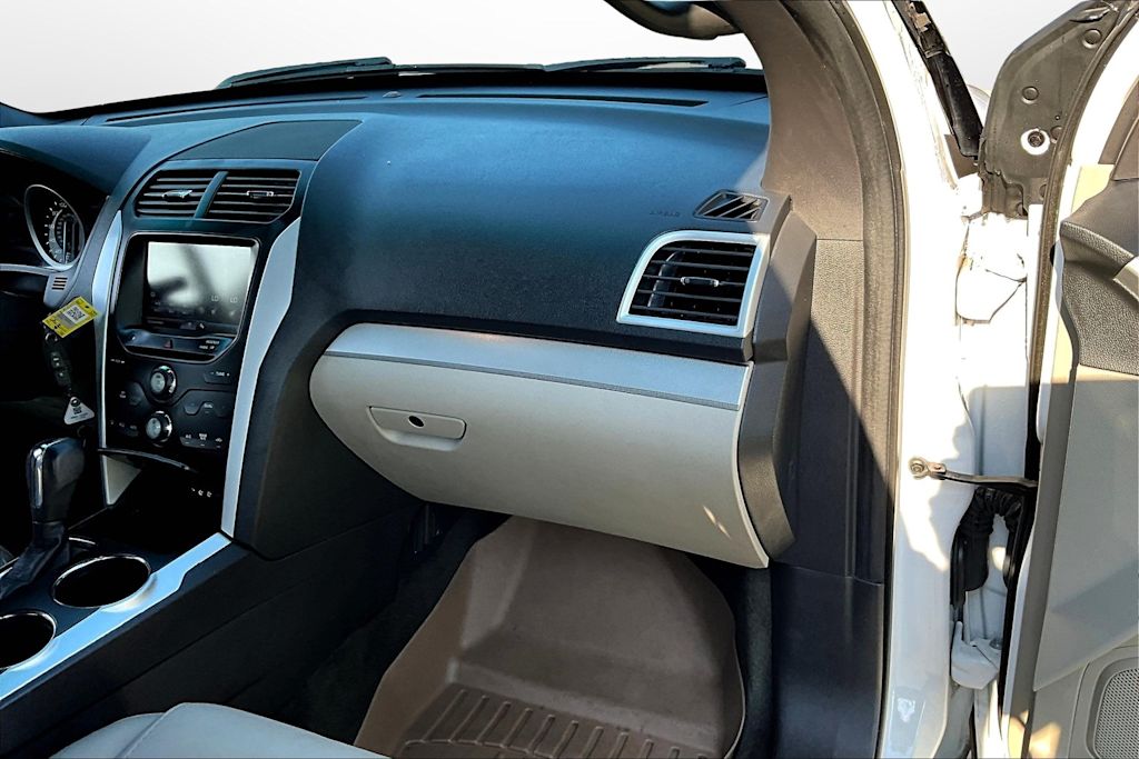 Thumbnail: 2013 Ford Explorer - 20