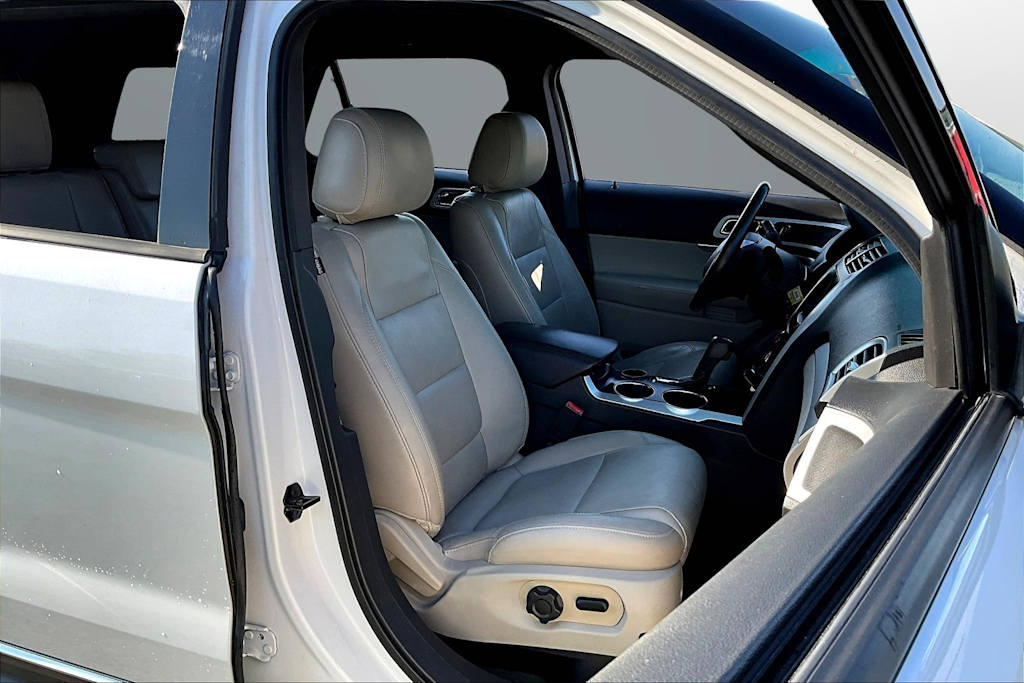 Thumbnail: 2013 Ford Explorer - 8