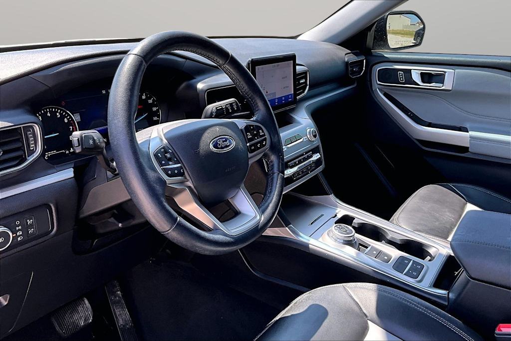 Thumbnail: 2022 Ford Explorer - 7
