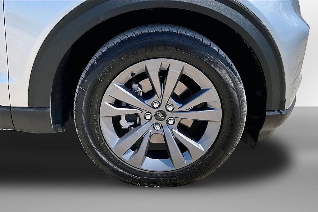 Thumbnail: 2022 Ford Explorer - 6