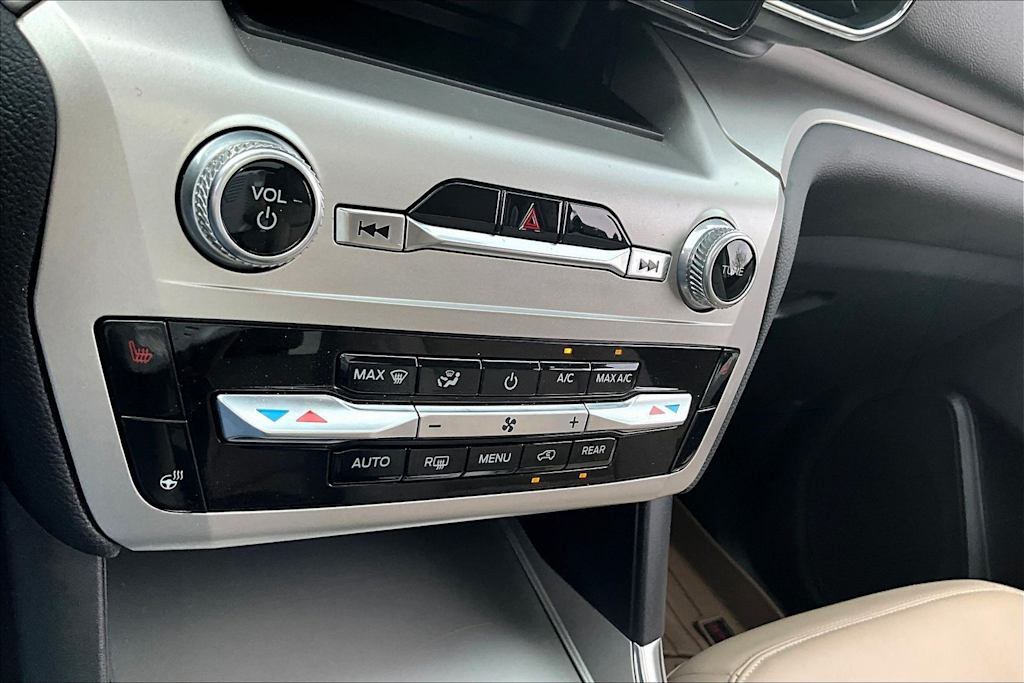 Thumbnail: 2022 Ford Explorer - 24