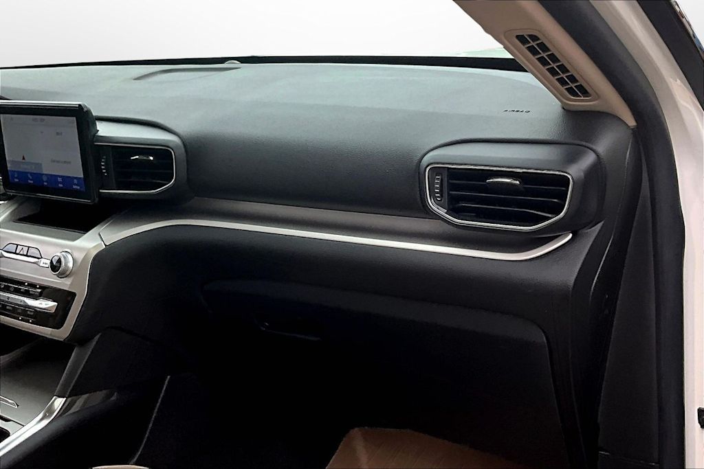 Thumbnail: 2022 Ford Explorer - 19