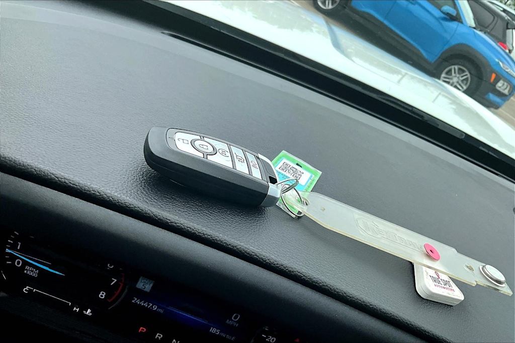 Thumbnail: 2022 Ford Explorer - 6