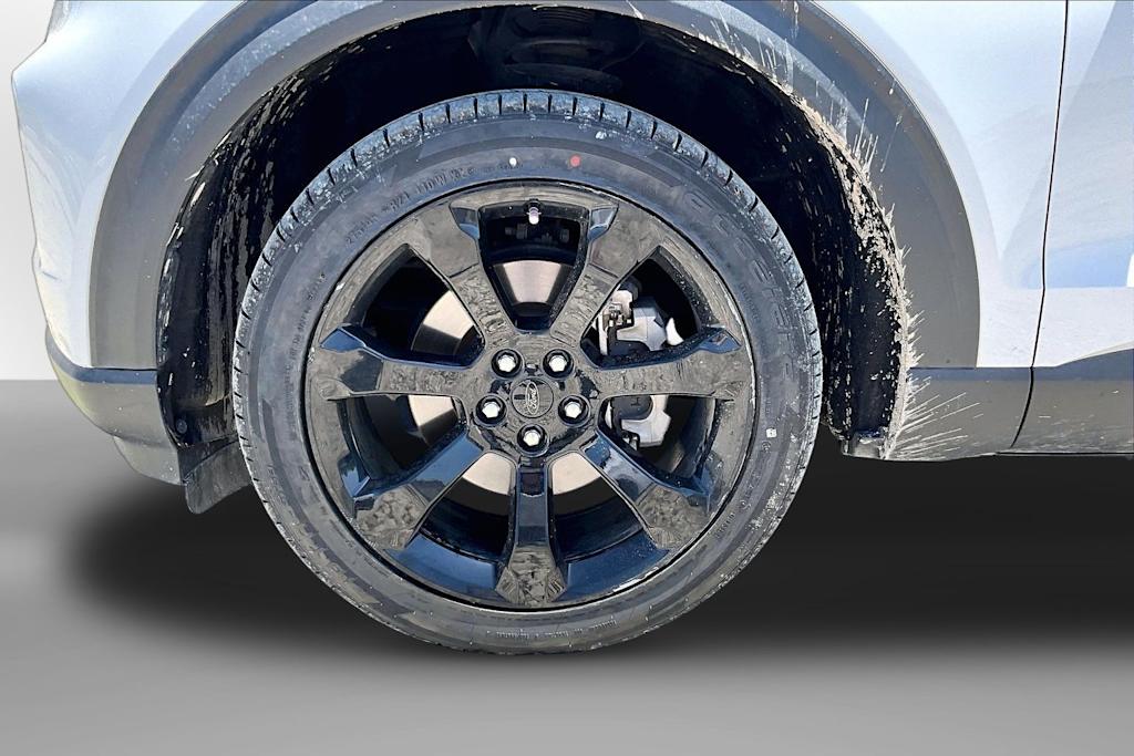 Thumbnail: 2022 Ford Explorer - 6