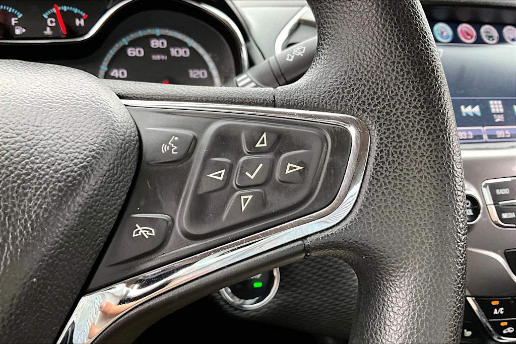 Thumbnail: 2017 Chevrolet Cruze - 23