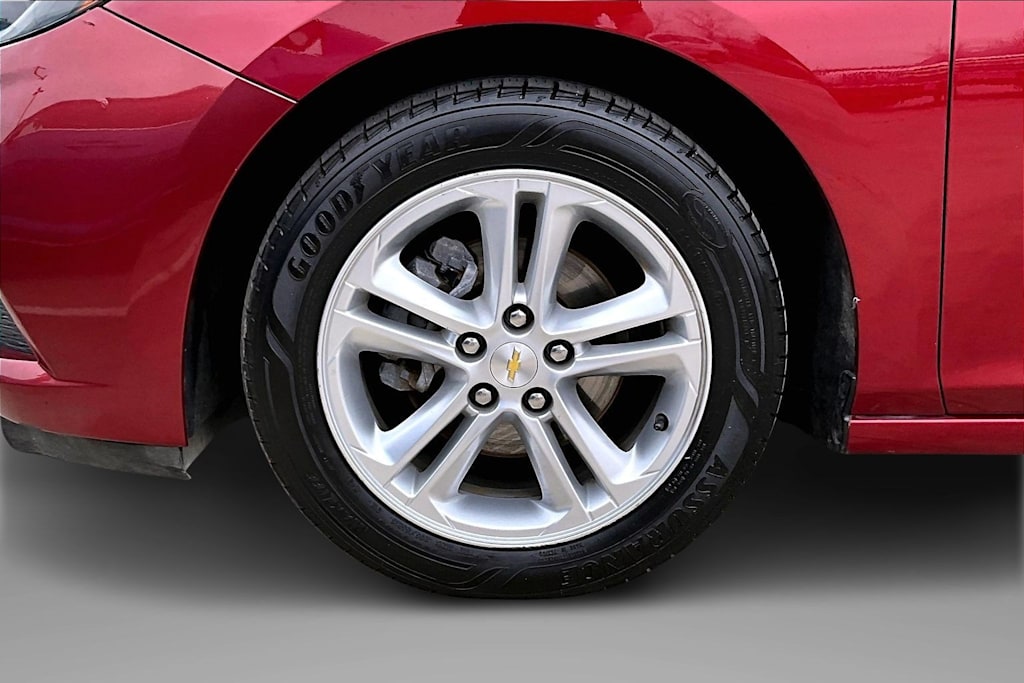 Thumbnail: 2017 Chevrolet Cruze - 7