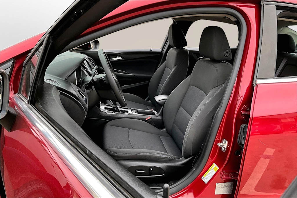 Thumbnail: 2017 Chevrolet Cruze - 10