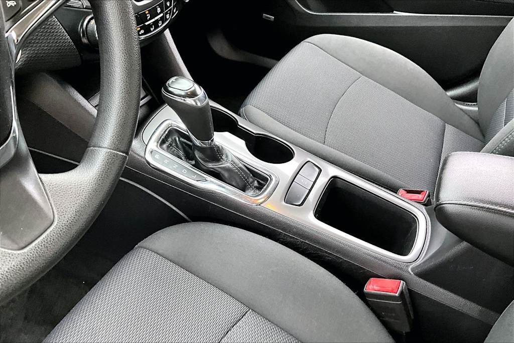 Thumbnail: 2017 Chevrolet Cruze - 15