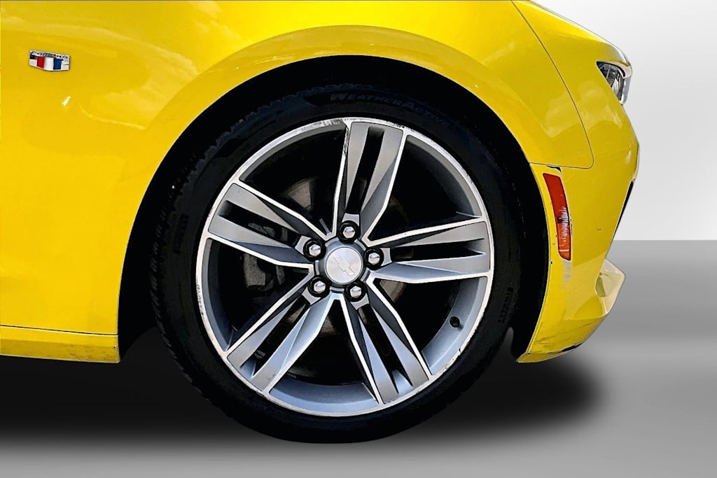 Thumbnail: 2018 Chevrolet Camaro - 3