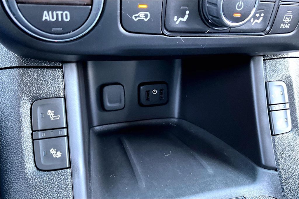 Thumbnail: 2019 GMC Acadia - 24