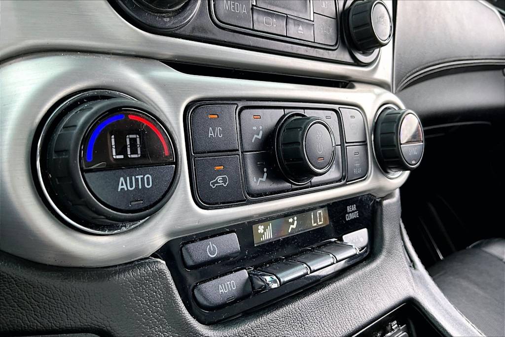 Thumbnail: 2016 GMC Yukon - 24
