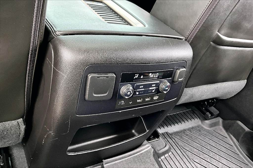 Thumbnail: 2019 GMC Yukon - 24