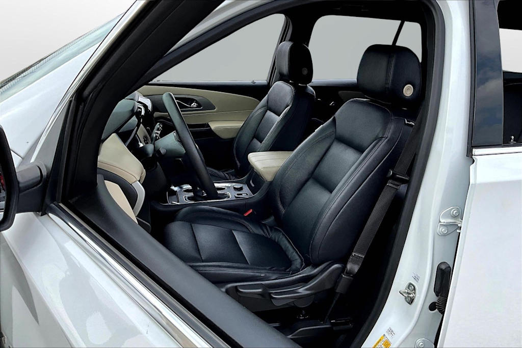 Thumbnail: 2022 Chevrolet Traverse - 27