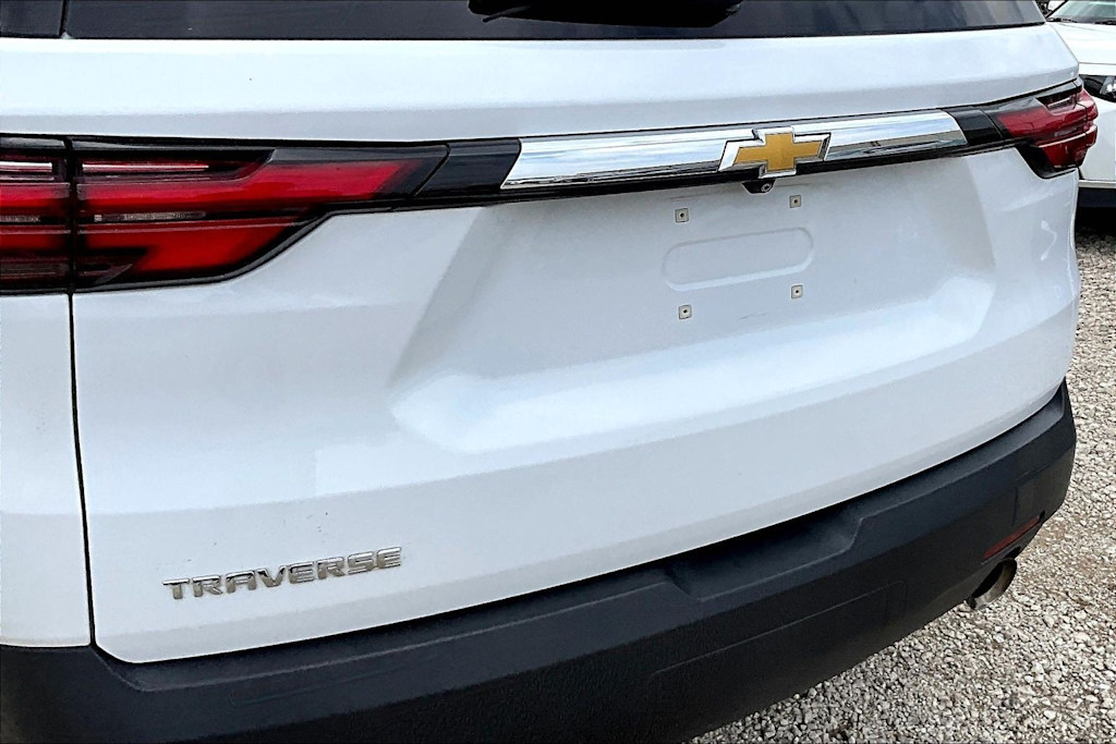 Thumbnail: 2022 Chevrolet Traverse - 32