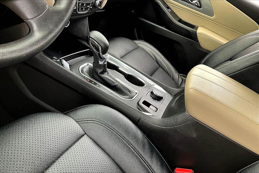 Thumbnail: 2022 Chevrolet Traverse - 14