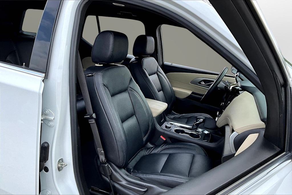 Thumbnail: 2022 Chevrolet Traverse - 8