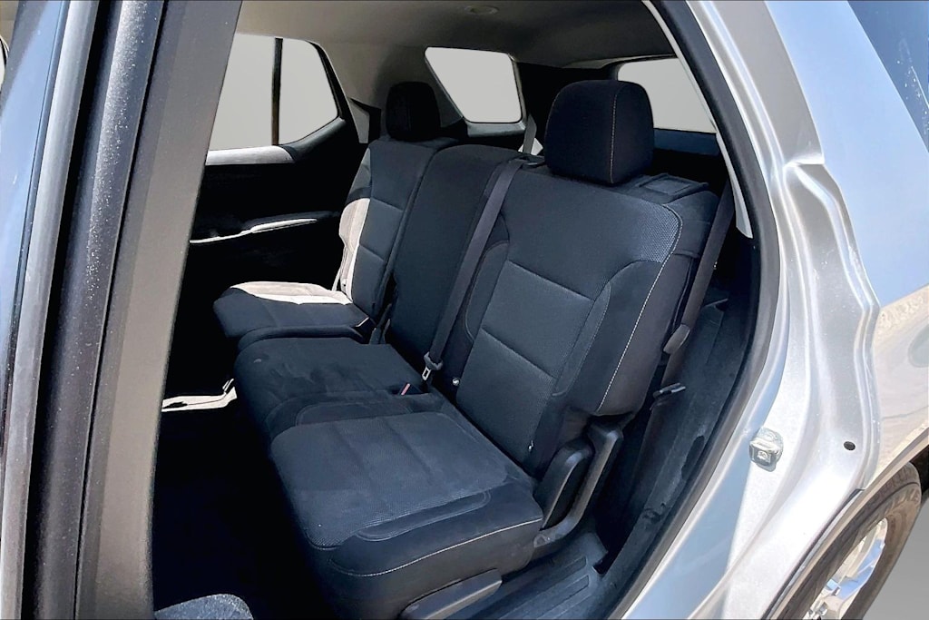 Thumbnail: 2021 Chevrolet Traverse - 9