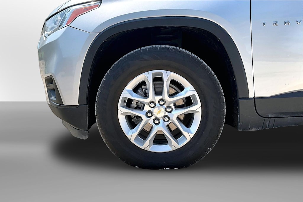 Thumbnail: 2021 Chevrolet Traverse - 6