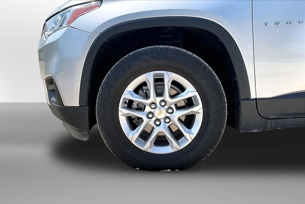 Thumbnail: 2021 Chevrolet Traverse - 6