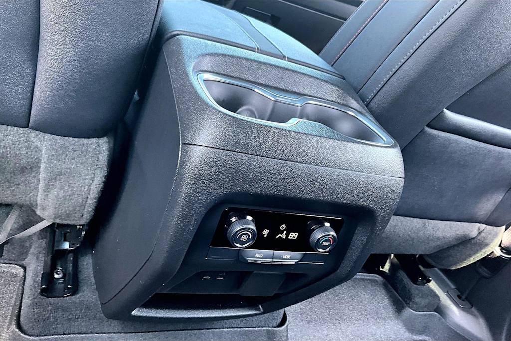 Thumbnail: 2025 Chevrolet Traverse - 25