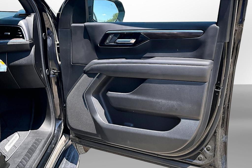 Thumbnail: 2025 Chevrolet Tahoe - 23