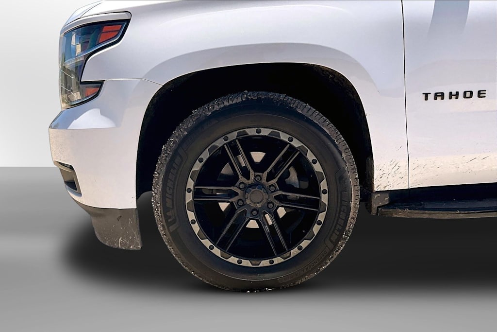 Thumbnail: 2019 Chevrolet Tahoe - 7