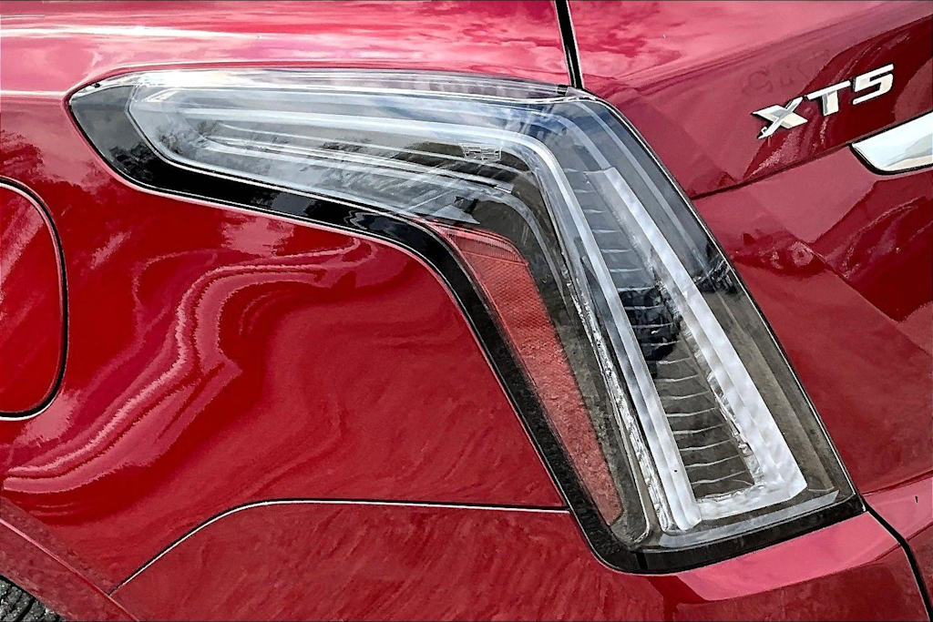 Thumbnail: 2020 Cadillac XT5 - 31