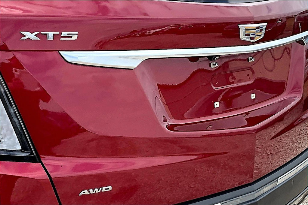Thumbnail: 2020 Cadillac XT5 - 32