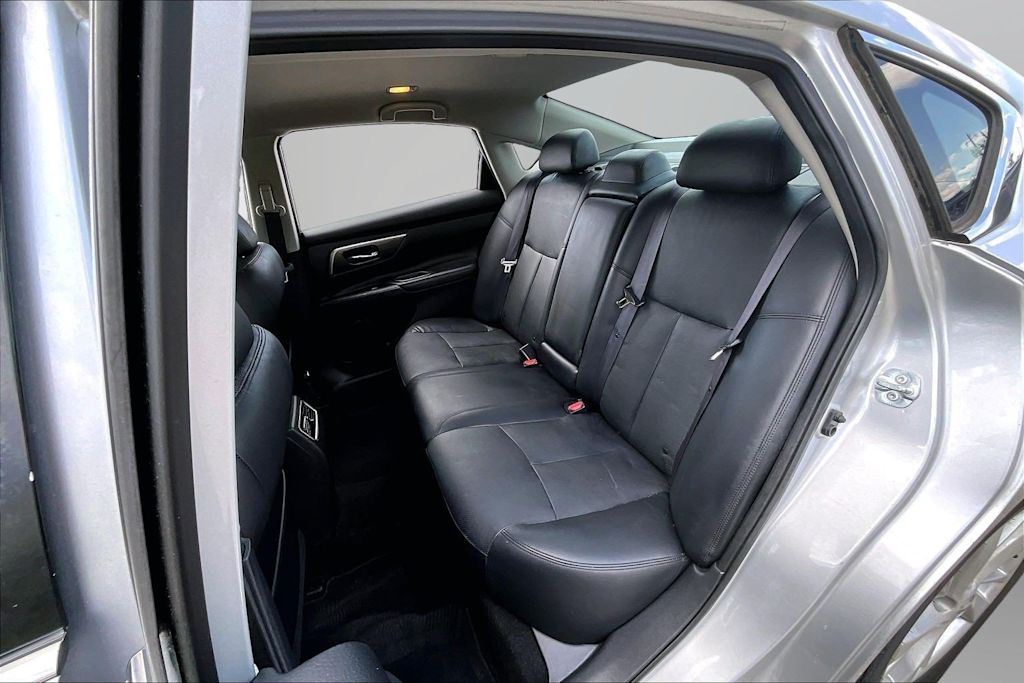 Thumbnail: 2015 Nissan Altima - 10