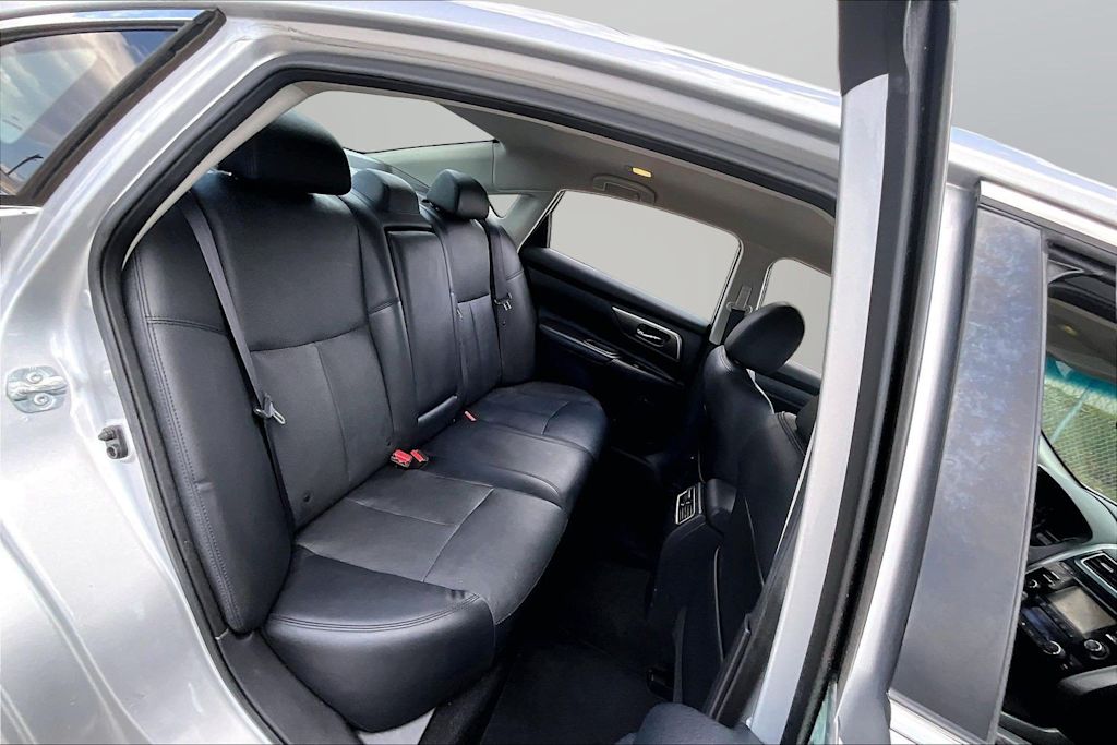 Thumbnail: 2015 Nissan Altima - 29