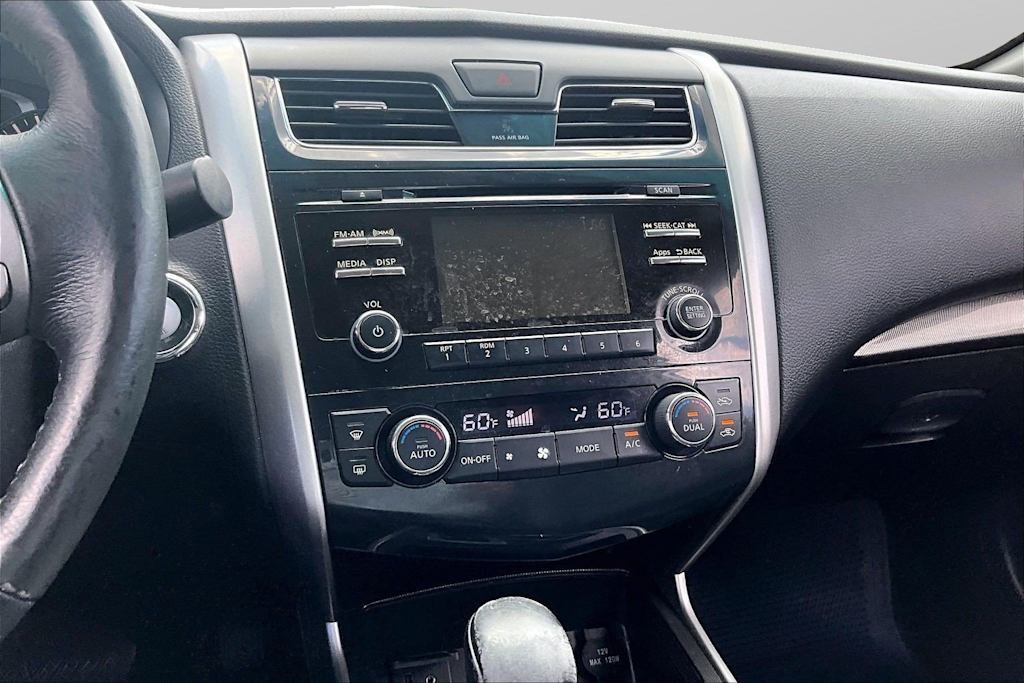 Thumbnail: 2015 Nissan Altima - 13