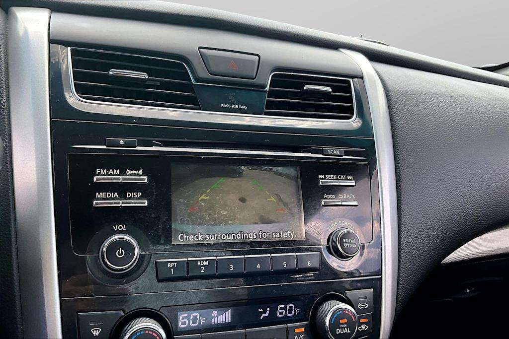 Thumbnail: 2015 Nissan Altima - 24