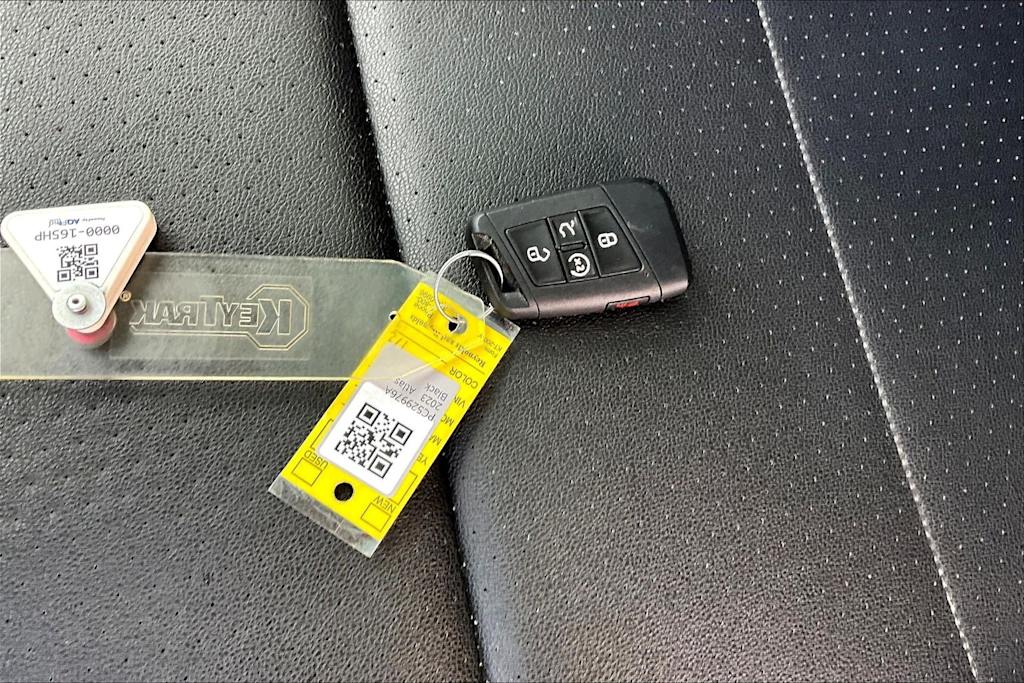 Thumbnail: 2023 Volkswagen Atlas - 17