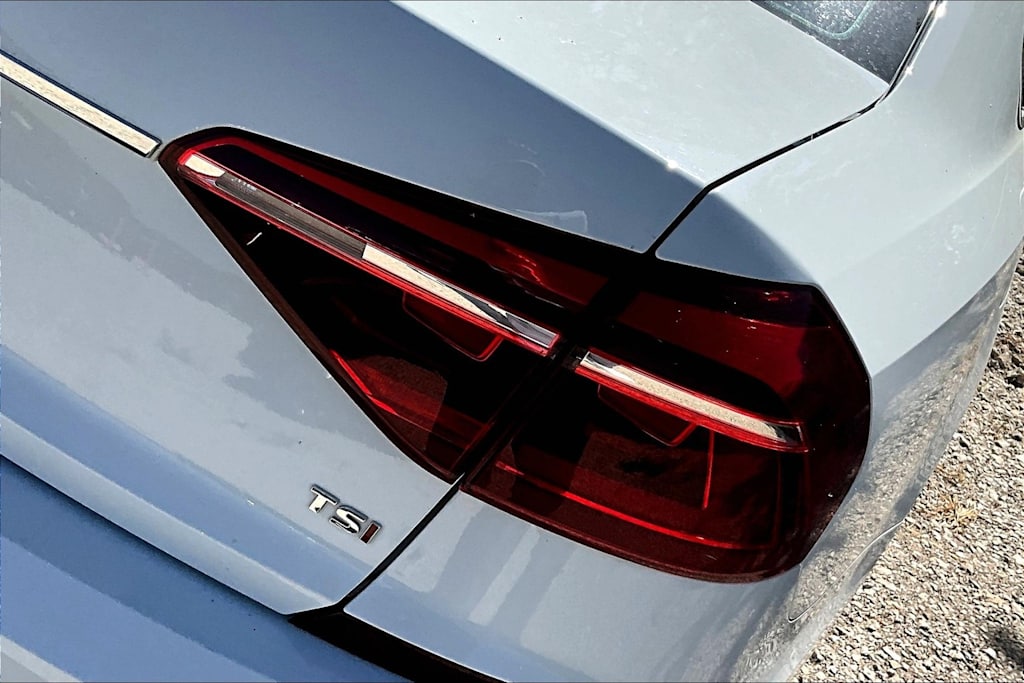 Thumbnail: 2017 Volkswagen Passat - 31