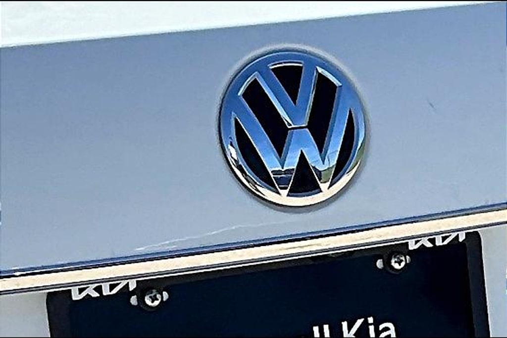 Thumbnail: 2017 Volkswagen Passat - 6
