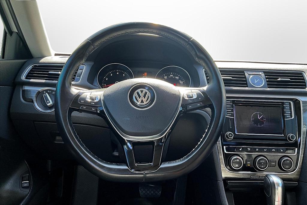 Thumbnail: 2017 Volkswagen Passat - 2
