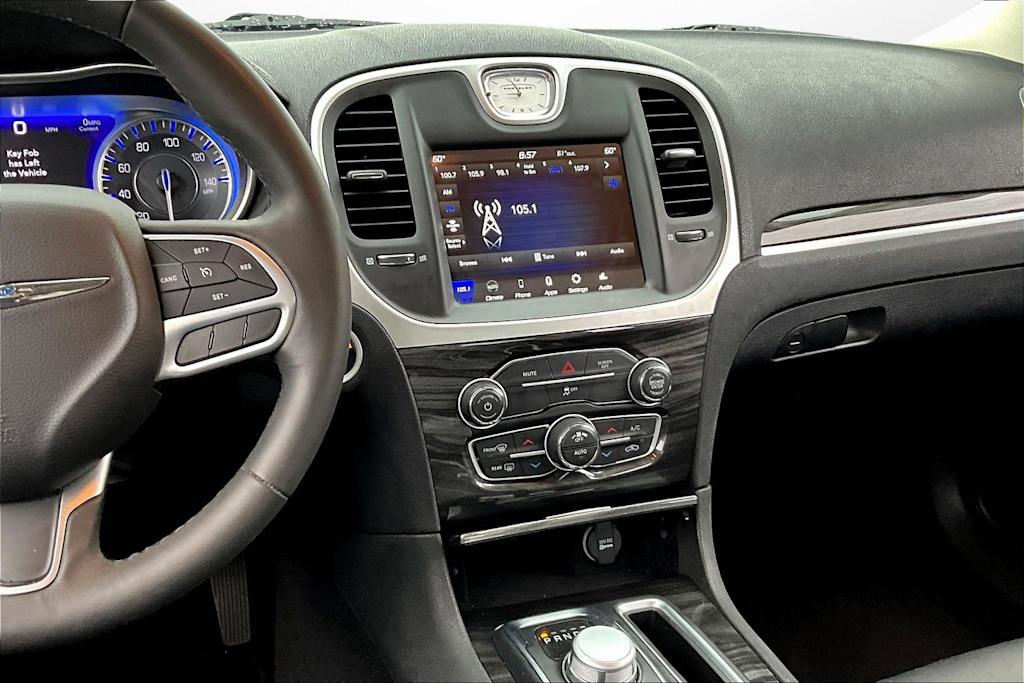 Thumbnail: 2022 Chrysler 300 - 13