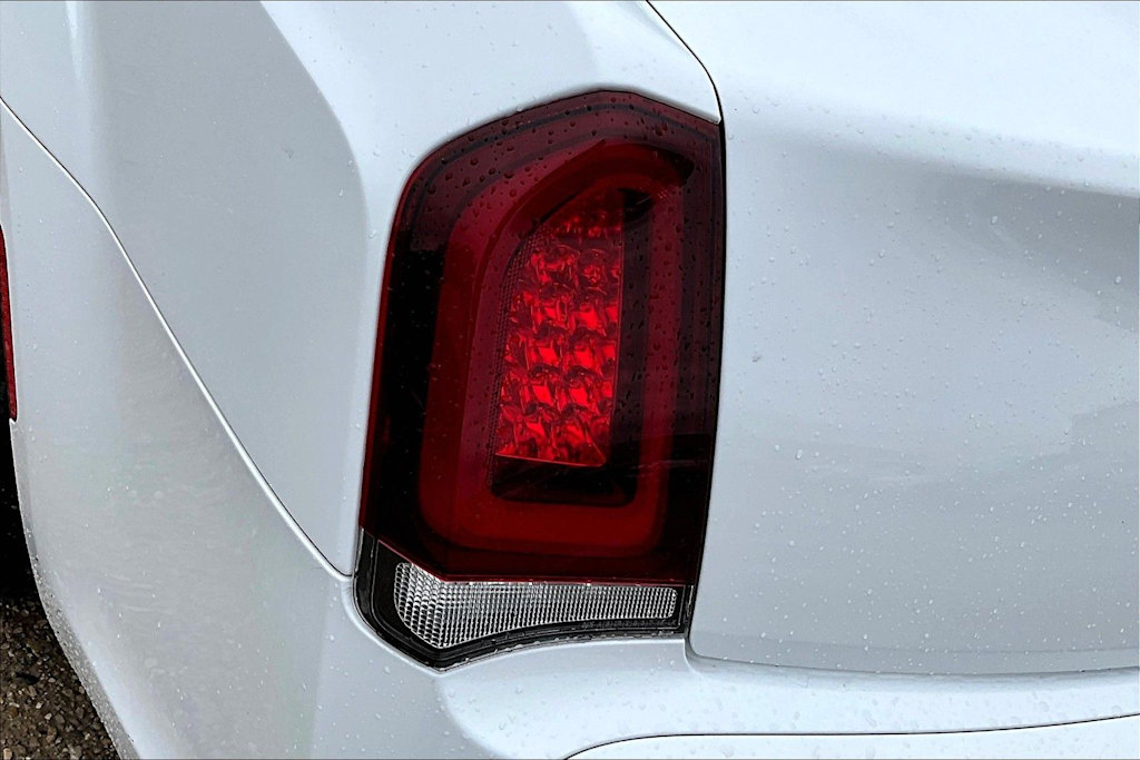 Thumbnail: 2022 Chrysler 300 - 32