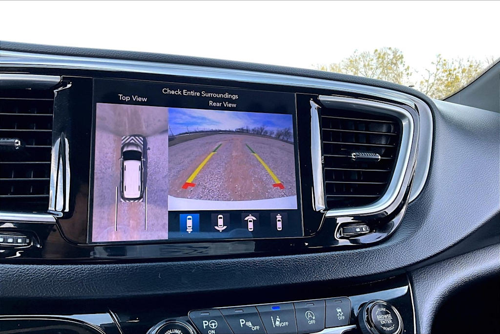 Thumbnail: 2019 Chrysler Pacifica - 22