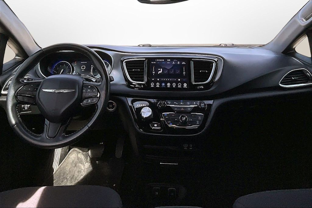 Thumbnail: 2019 Chrysler Pacifica - 11