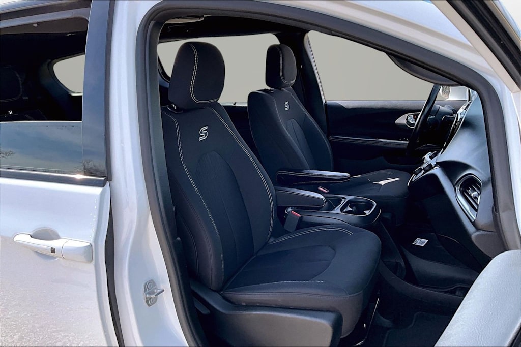 Thumbnail: 2019 Chrysler Pacifica - 8