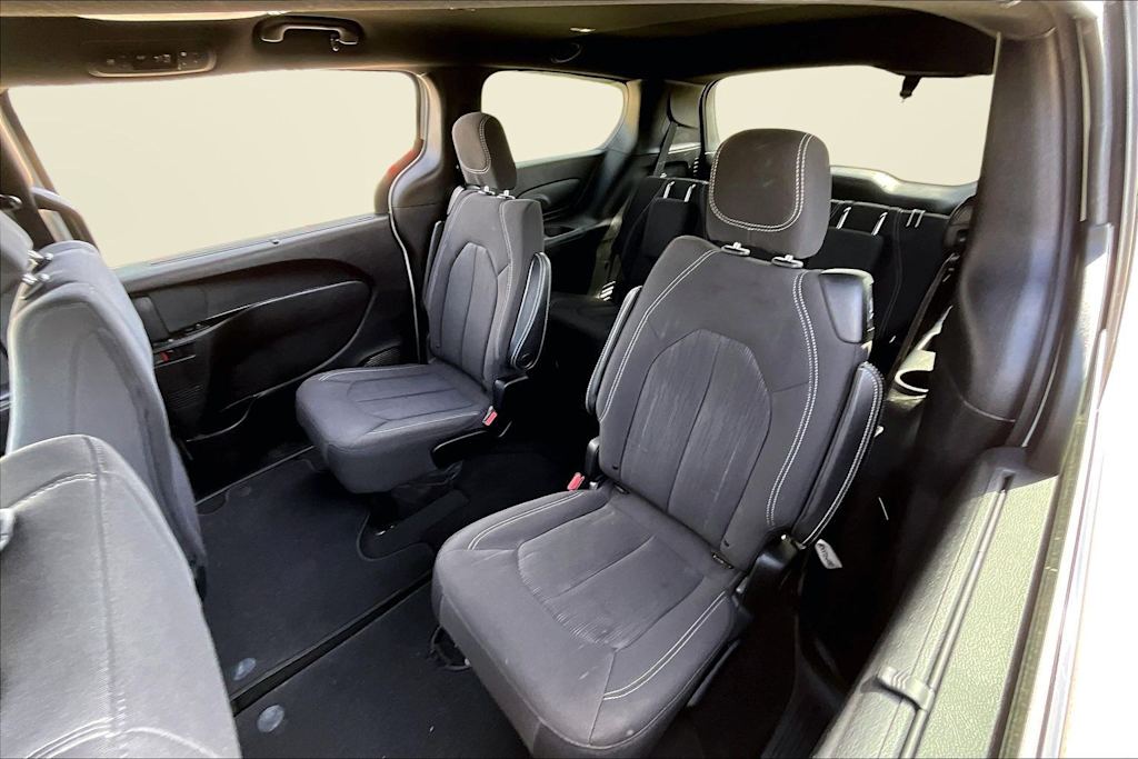 Thumbnail: 2019 Chrysler Pacifica - 10