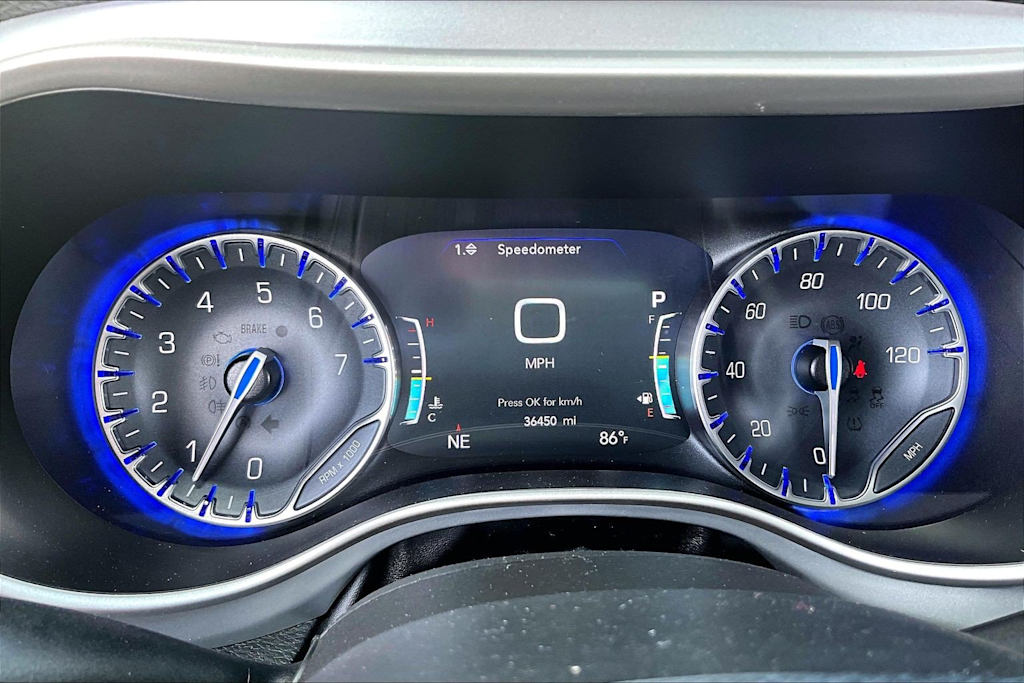 Thumbnail: 2023 Chrysler Pacifica - 14