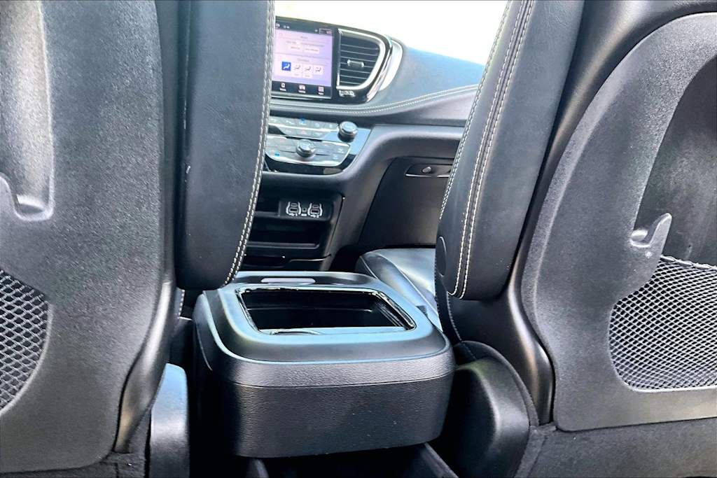 Thumbnail: 2023 Chrysler Pacifica - 24
