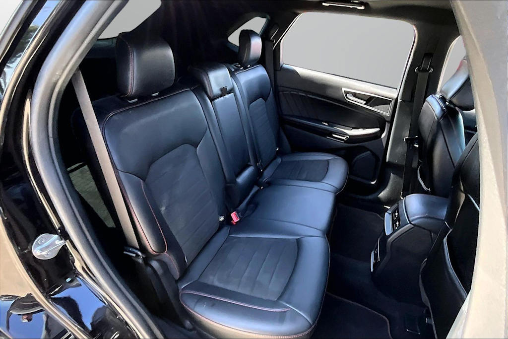 Thumbnail: 2021 Ford Edge - 26