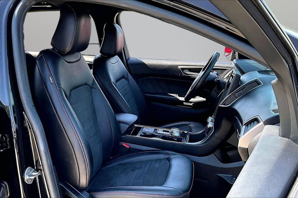Thumbnail: 2021 Ford Edge - 8